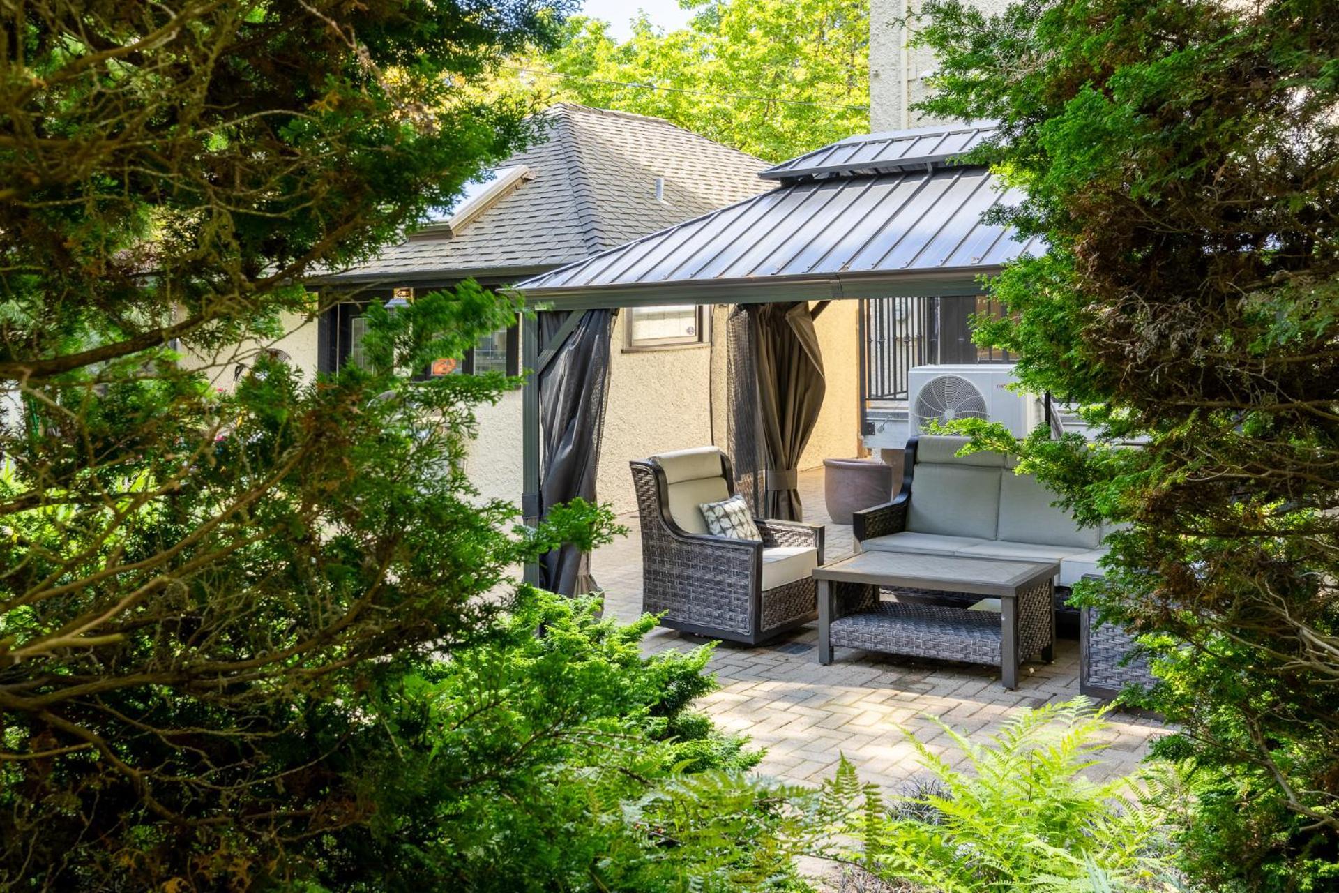 Shaughnessy Cozy Bedrooms Guest House Vancouver Exterior photo