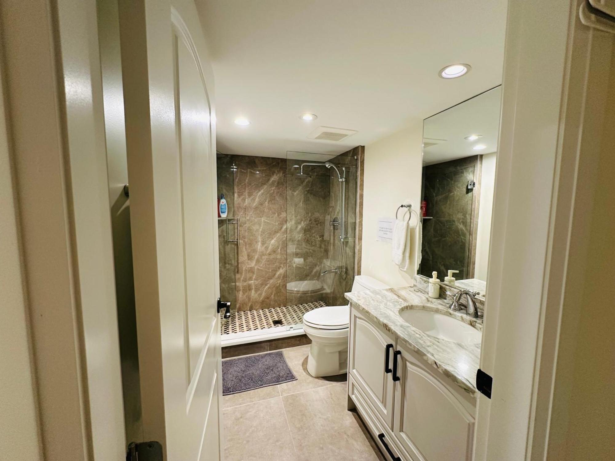 Shaughnessy Cozy Bedrooms Guest House Vancouver Exterior photo