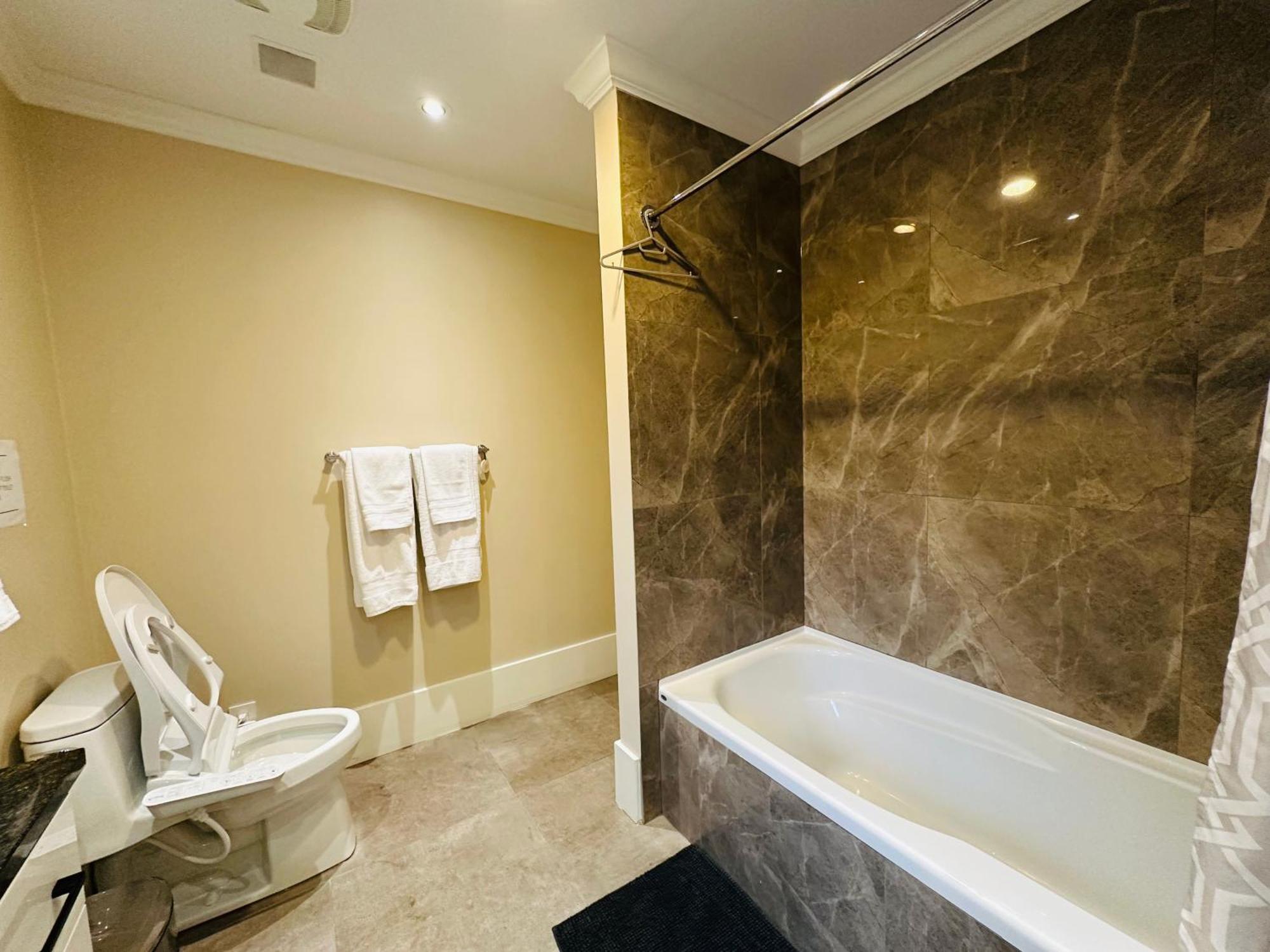 Shaughnessy Cozy Bedrooms Guest House Vancouver Exterior photo