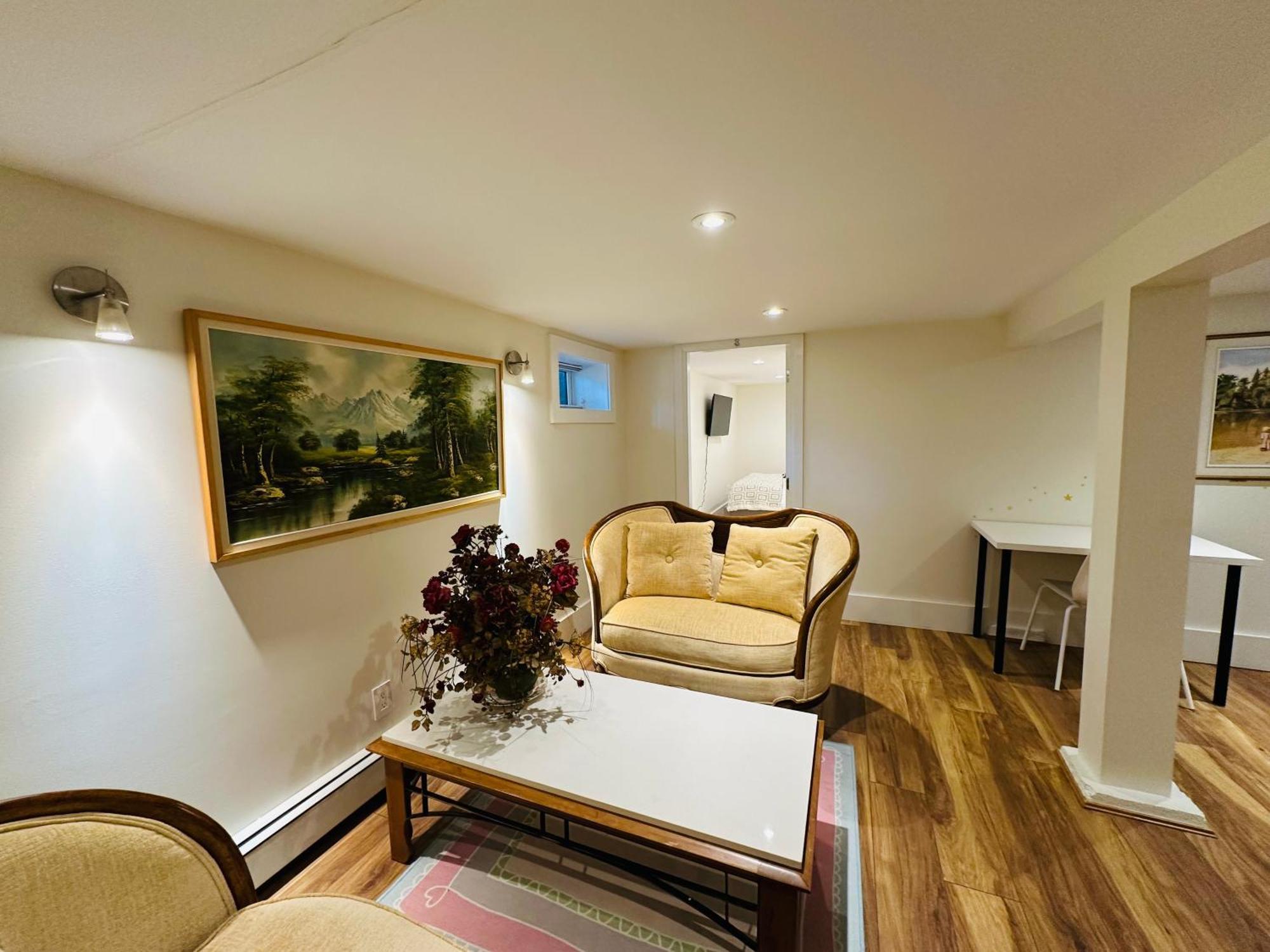 Shaughnessy Cozy Bedrooms Guest House Vancouver Exterior photo